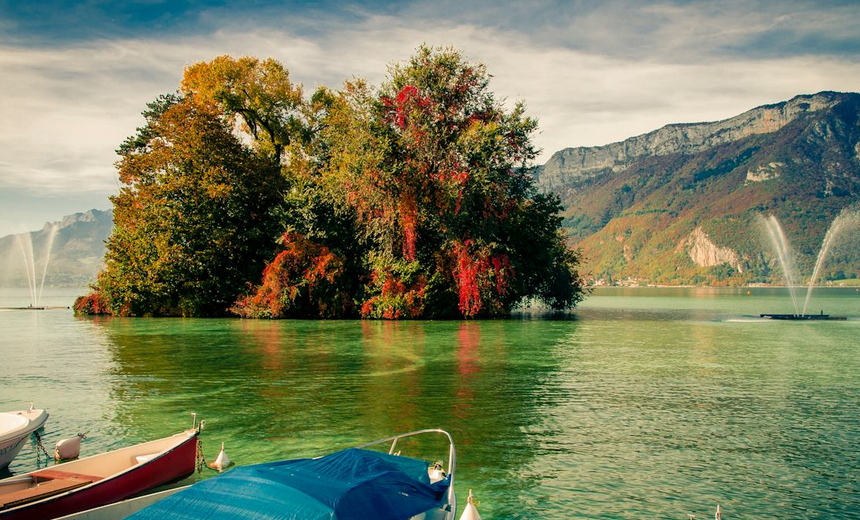 Le lac d'Annecy en plein été